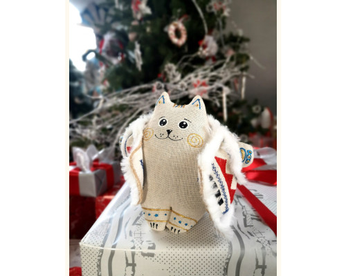 Fatty Cat in a sheepskin mantle (white)