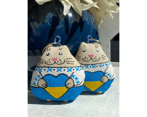 Keychain "Cat with a yellow-blue heart"
